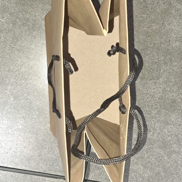 UGG GIFT BAG - Picture 5 of 7